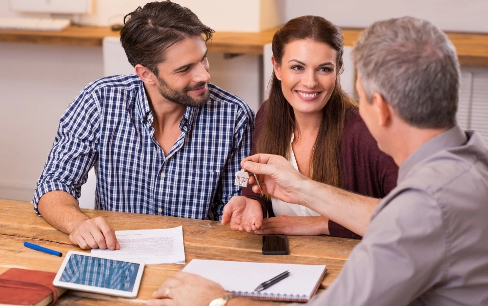What Are the Risks of Hiring the Wrong Mortgage Broker?
